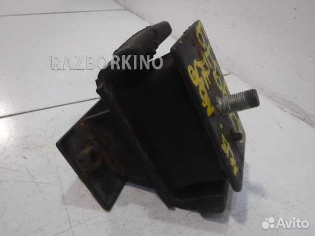 Опора двигателя Исузу NQR 1