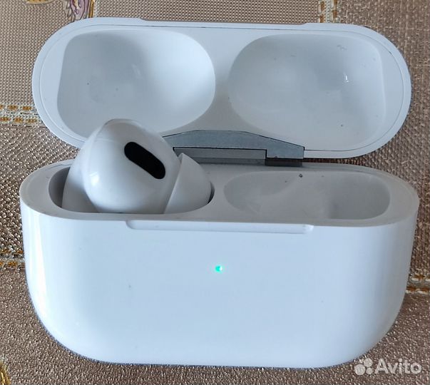 Беспроводной наушник, с футляром