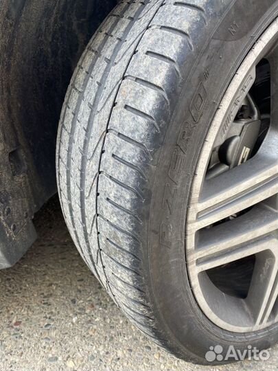 Pirelli P Zero 295/35 R21