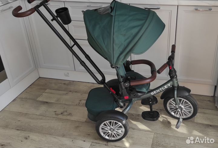 Детский трёхколёсный велосипед Bentley с ручкой