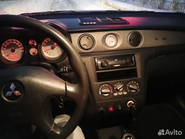 Mitsubishi Outlander 2.0 МТ, 2004, 255 000 км
