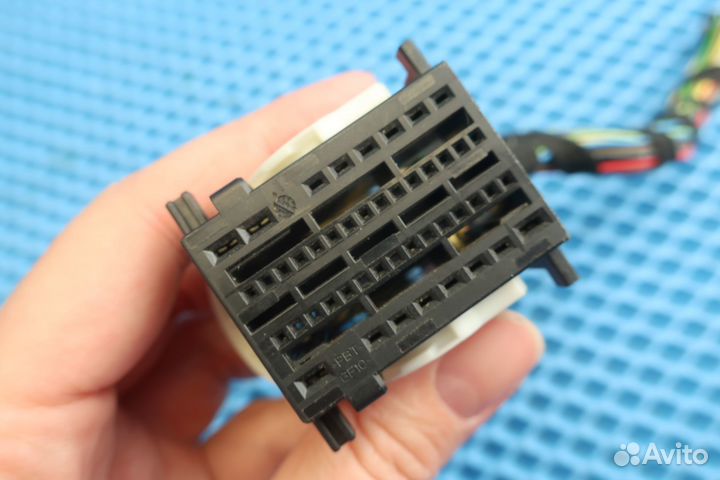 Разъем 5Q0937702 vag