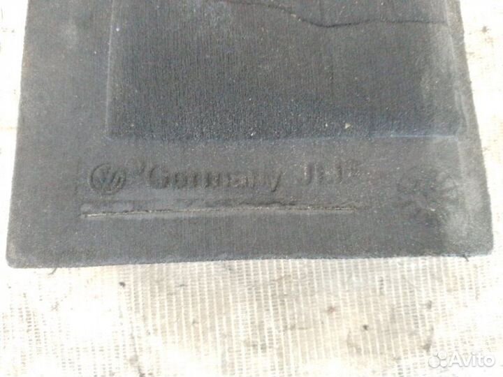 Чехол аккумулятора Skoda Octavia (A5 1Z)