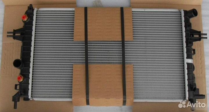 Радиатор Opel Astra H
