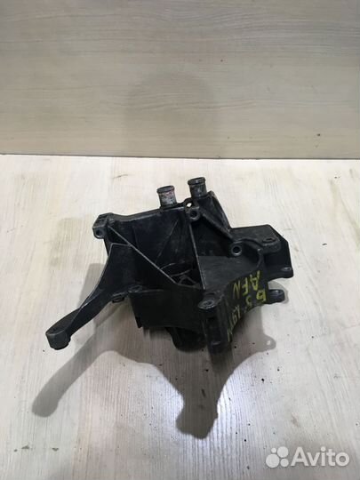 Кронштейн генератора Фольксваген пассат Б5