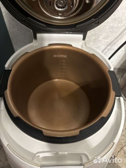 Мультиварка bork u700