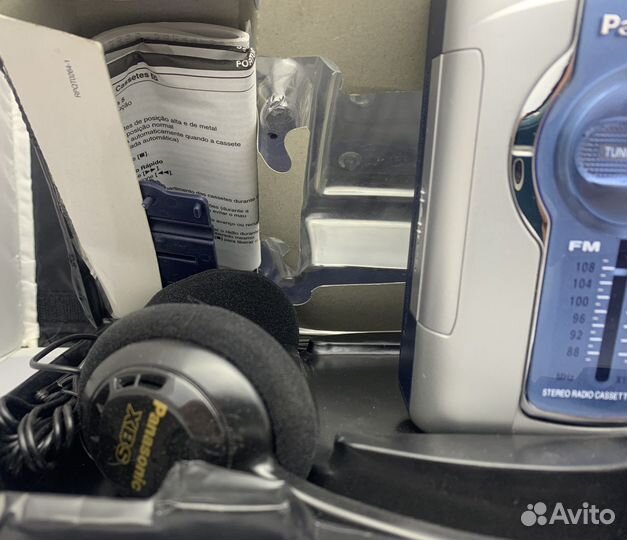 Новый кассетный аудиоплеер Panasonic RQ-V77