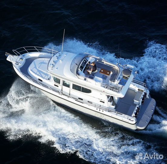 Моторная яхта