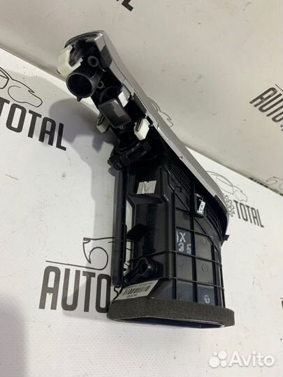 Дефлектор воздуховода правый Hyundai Ix35 LM G4KD