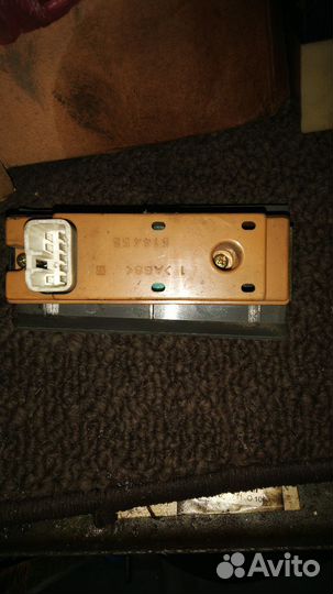 Митсубиси кантер Кнопка подъёма стекла