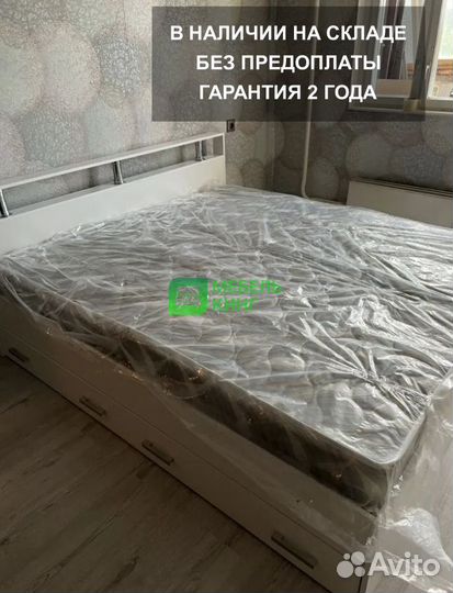 Кровать с матрасом