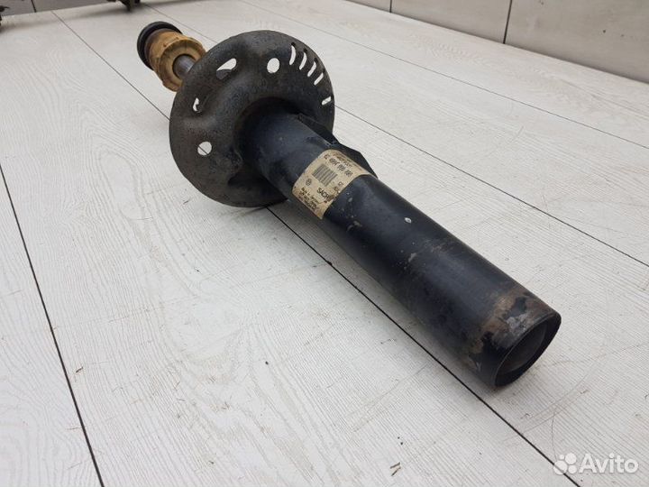 Амортизатор передний правый Vw Passat B6