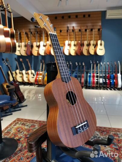 Укулеле сопрано с чехлом