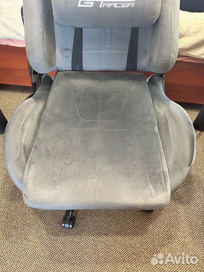 Компьютерное игровое геймерское кресло