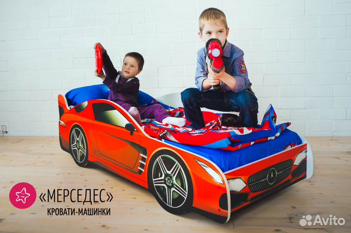 Детская кровать машина