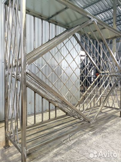 Дровник уличный