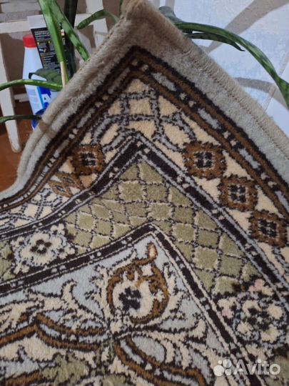 Ковер шерстяной