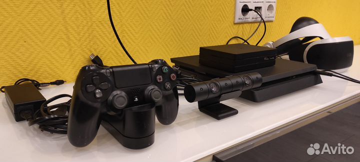 Sony playstation 4 +VR+ 2 контроллера+4игры