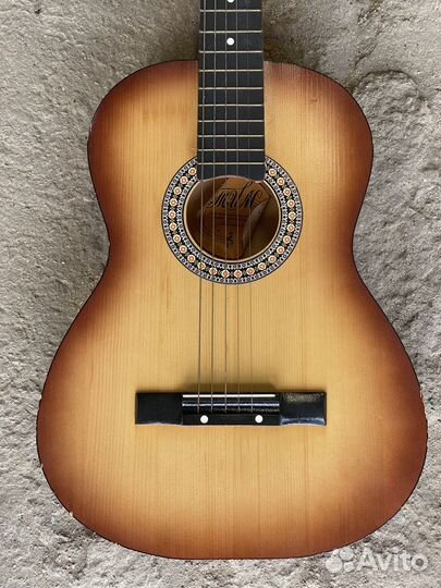 Акустическая гитара