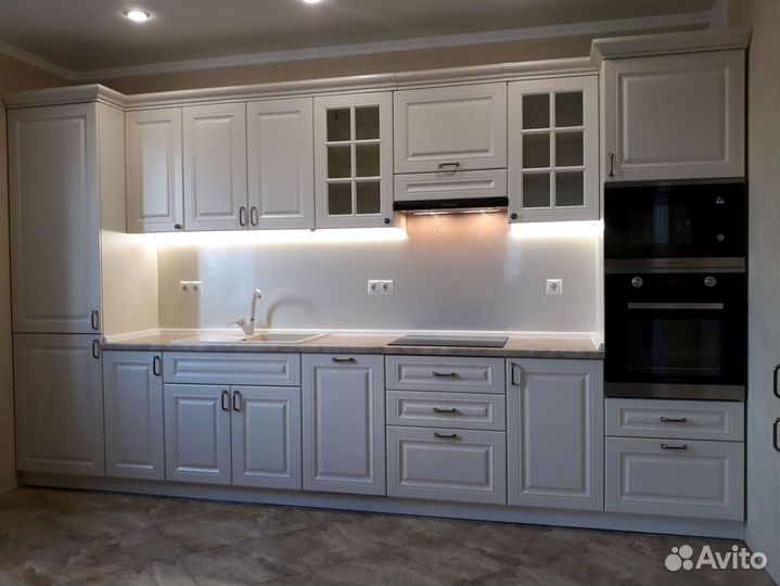 Кухонный гарнитур в современном стиле на заказ