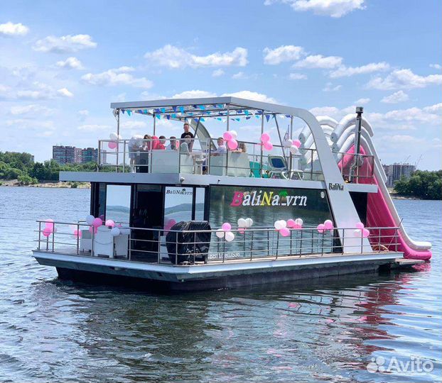 Праздник на воде. Аренда хаусбота с баней