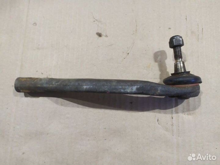Наконечник рулевой наружный левый Nissan Terrano