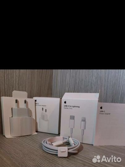 Зарядное устройство для iPhone 100 оригиналь