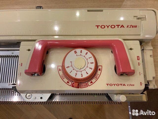 Продаю вязальною машинку toyota ks 858, в хорошем