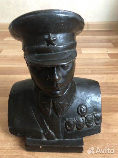 Бюст Ворошилова К.Е. 1936 год