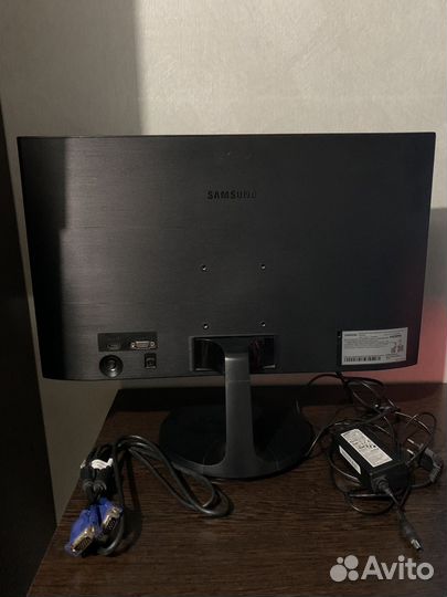 Монитор Samsung 22