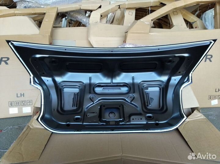 Крышка багажника Renault Logan 2 2013 - 2022