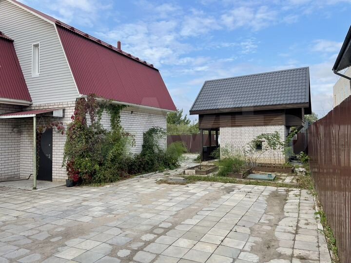 Дом 170 м² на участке 4,5 сот.