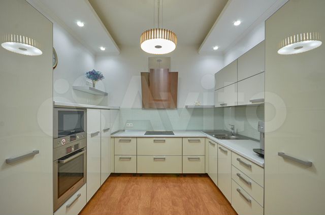 4-к. квартира, 138 м², 7/10 эт.