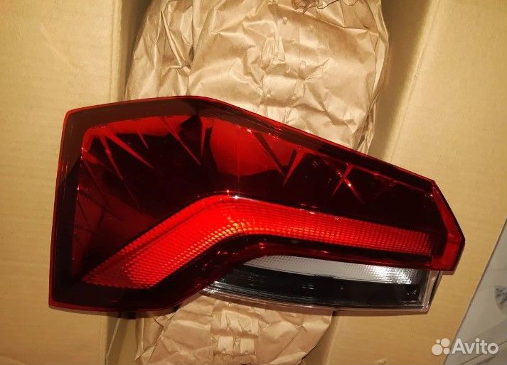 Фонарь задний skoda rapid 20- LH