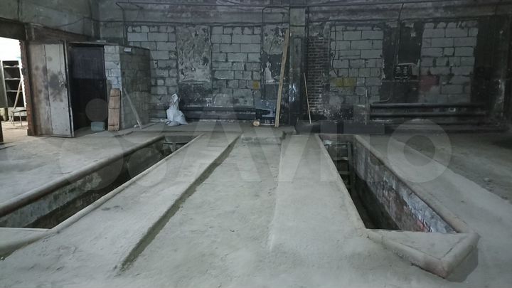 Склад-гараж, 860 м²