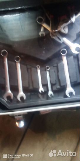 Продам универсальный набор ключей