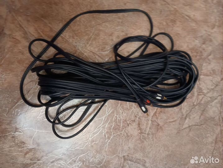 Продам акустический кабель 3,5-2 RCA фирмы luxmann