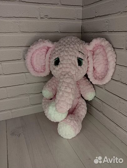 Вязанные игрушка Слоник