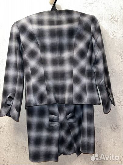 Офисный костюм