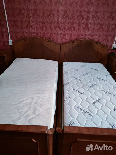 Антикварный спальный гарнитур