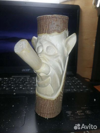 Оригинальные вешалки в прихожую