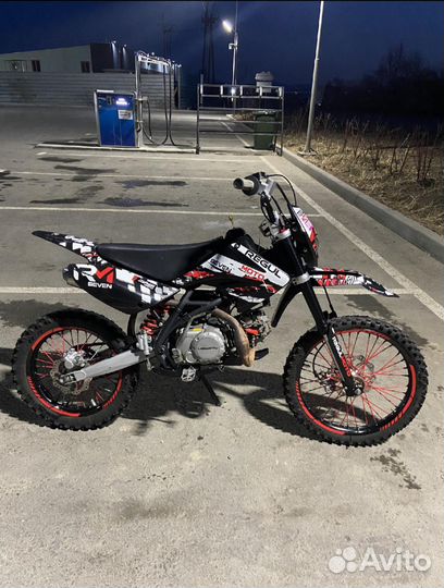 Regulmoto Seven Medalist 150E