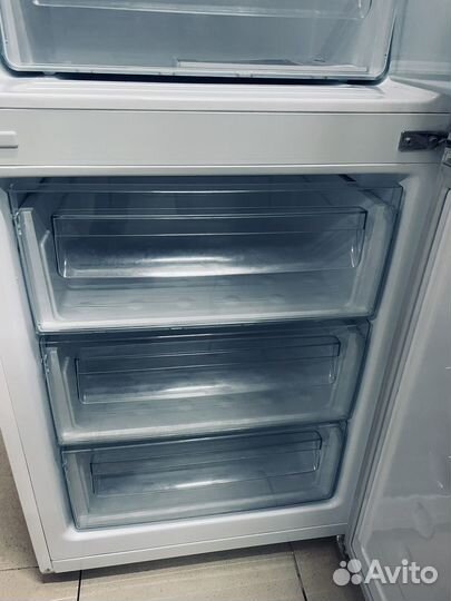 Холодильник Samsung No Frost