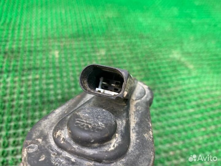 Суппорт задний правый Volkswagen Tiguan 5N1 2.0