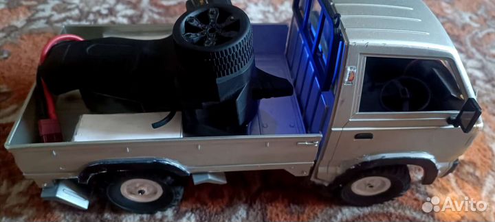 Радиоуправляемая модель 1 10