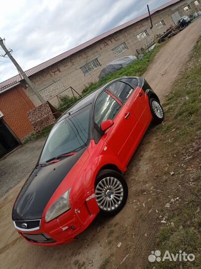 Ford Focus 1.6 МТ, 2008, битый, 200 000 км