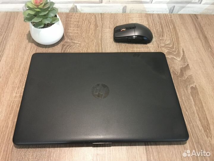 Ноутбук HP-AMD A6-9220/RadeonR5 M330/4Gb/SSD