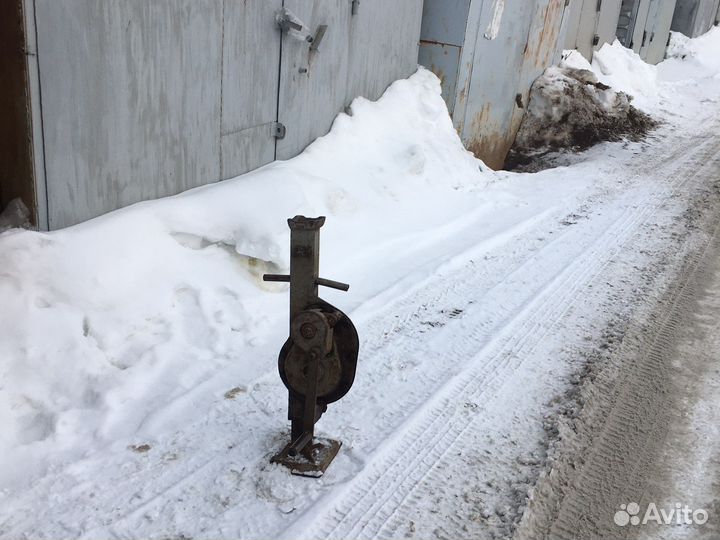 Домкрат железнодорожный бу