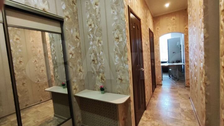 3-к. квартира, 57 м², 1/4 эт.