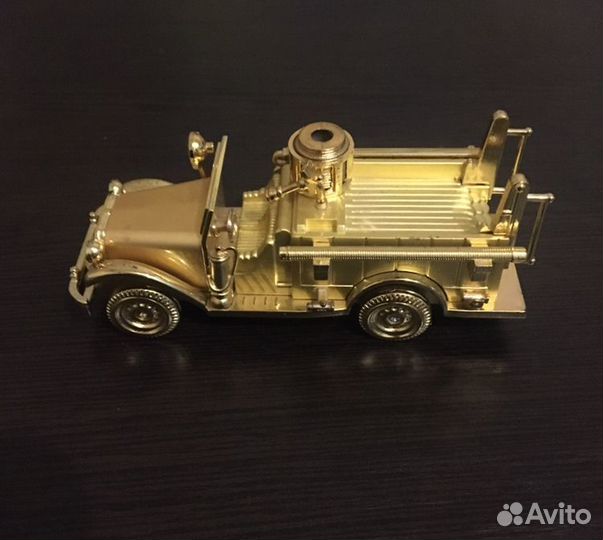 Зажигалка машинка металл коллекционная